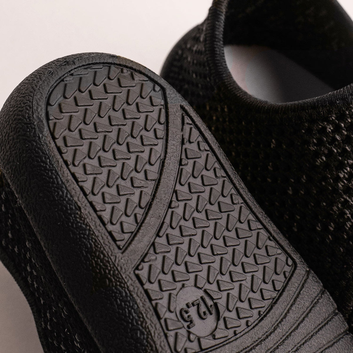 Duckies Velcro Black