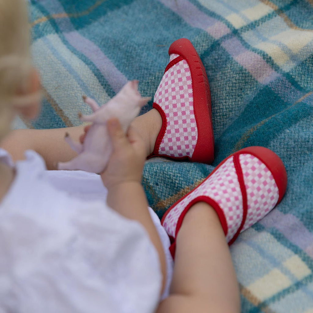 Duckies Velcro Strawberry Checker