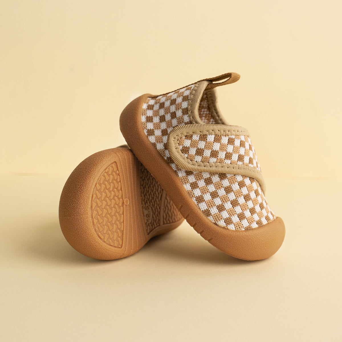 Duckies Velcro Peanut Checker