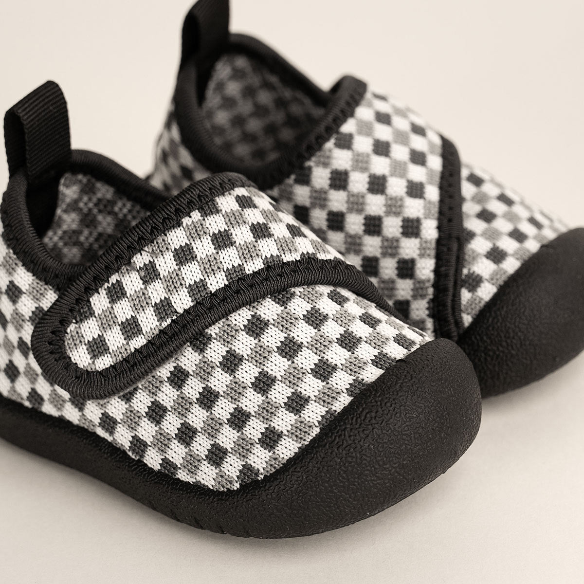 Duckies Velcro Pepper Checker